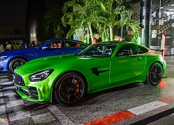 Chi tiết Mercedes-AMG GT R với màu sơn bắt mắt tại Việt Nam