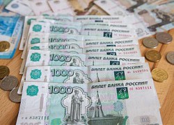 Đồng ruble chạm mức cao nhất trong hơn 2 năm so với đồng euro