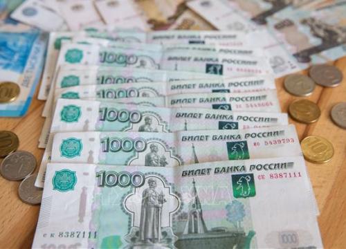 Đồng ruble chạm mức cao nhất trong hơn 2 năm so với đồng euro