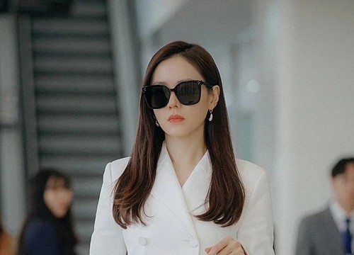 Son Ye Jin có tận 9 chiêu diện blazer vừa sang vừa hack tuổi trẻ trung hơn hẳn