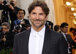 Bradley Cooper tái xuất lịch lãm trên thảm đỏ Met Gala 2022