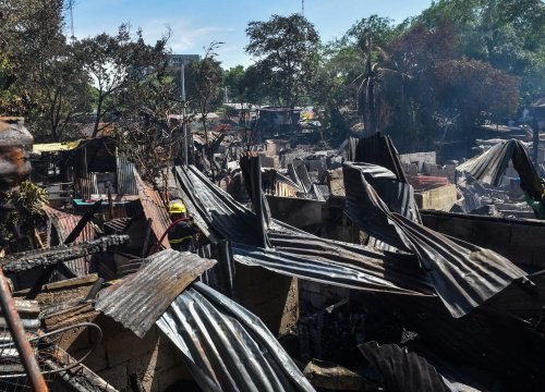 Cháy lớn tại Philippines thiêu rụi 80 căn nhà, 8 người thiệt mạng