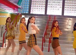 "Em gái BTS" nhá hàng vài giây vũ đạo trước thềm debut nhưng bị netizen bóc... "copy" TWICE?