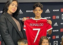 Ronaldo Junior thể hiện kỹ thuật đá phạt