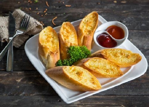 Bánh mì bơ tỏi: 4 cách làm đơn giản, thơm ngon, để được lâu