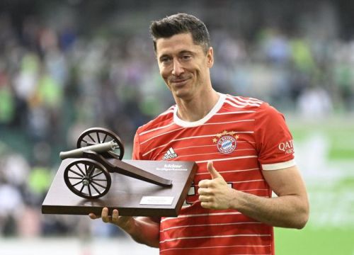 Barca nguy cơ mất Lewandowski vào tay Chelsea