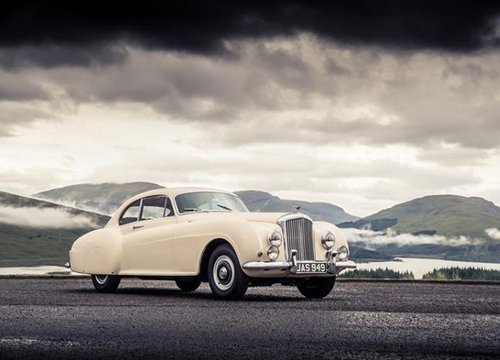 'Quý tộc già' Bentley R-Type Continental 70 tuổi là chiếc xe đắt đỏ nhất