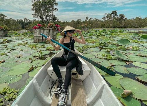 Trải nghiệm du ngoạn trên thuyền thú vị tại các địa điểm du lịch sông nước miền Tây thơ mộng