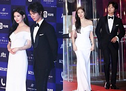 3 năm sóng đôi ở Baeksang, Park Bo Gum vẫn mặt như "đâm lê" khi đi bên nữ thần Suzy, nhưng năm nay có 1 điểm thay đổi