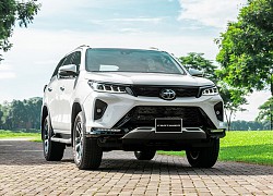 Chi tiết Toyota Fortuner 2022 vừa ra mắt tại Việt Nam, giá từ 1,015 tỷ đồng