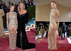 Con gái Kate Moss đeo máy đo đường huyết dự Met Gala