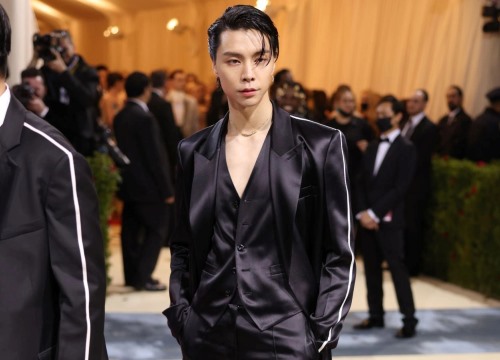 Lần đầu "chào sân" Met Gala, nam idol đình đám nhà SM bị phân biệt chủng tộc ngay giữa thảm đỏ chỉ vì 1 lý do