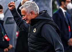 Mourinho khóc trong ngày lập kỷ lục ở cúp châu Âu