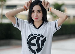 Ngẩn ngơ trước nhan sắc xinh xắn của nữ tuyển thủ Esports Lào dự SEA Games 31