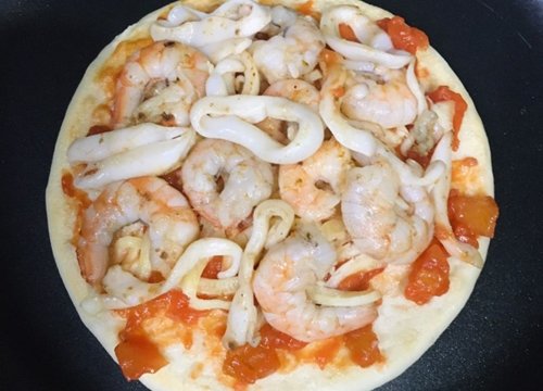 Cách làm pizza hải sản bằng chảo chống dính ngon thơm khó cưỡng