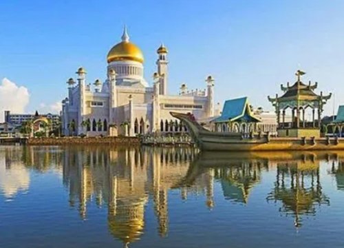 Cận cảnh cuộc sống giàu có của Quốc vương Brunei