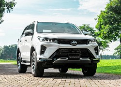 Đồng loạt tăng giá, Toyota Fortuner 2022 có gì nâng cấp để hút khách Việt?