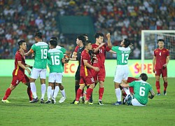 Hùng Dũng, Hoàng Đức bảo vệ đàn em U23 Việt Nam trước Indonesia