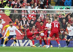 Liverpool - Tottenham chia điểm nảy lửa ở Anfield, Man United thua tan nát