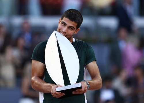 Sau khi loại cả Nadal lẫn Djokovic, siêu sao tuổi teen hạ nốt ứng viên vô địch để đăng quang Madrid Masters