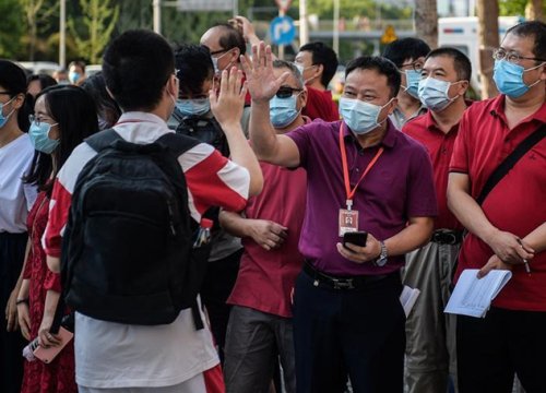 Thượng Hải hoãn thi trung học, đại học