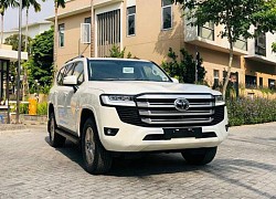 Toyota Land Cruiser 2022 "kênh giá" tới 1,3 tỷ đồng tại Việt Nam