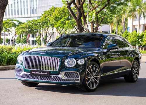 Bentley màu xanh ngọc lục bảo về Việt Nam