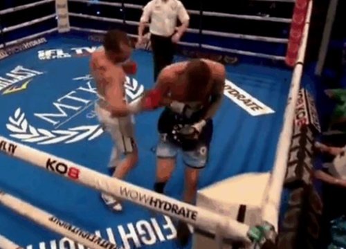 Clip: Võ sĩ tung cú "đấm lén" hạ knock out đối thủ và cái kết bất ngờ