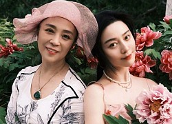 Phạm Băng Băng đọ sắc trong bộ ảnh đôi cùng mẹ, cư dân mạng trầm trồ "trông mẹ còn xinh hơn cả con gái"