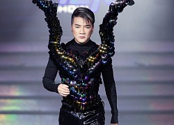 Đàm Vĩnh Hưng tự tin catwalk với Hương Giang, Võ Hoàng Yến