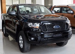 Ford Ranger ẵm trọn ngôi đầu, Toyota Hilux 'ế' nhất phân khúc bán tải tháng 4