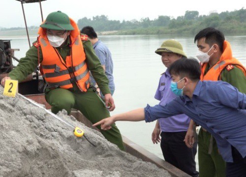 Nghệ An: Khởi tố vụ án khai thác cát lậu trên sông Lam