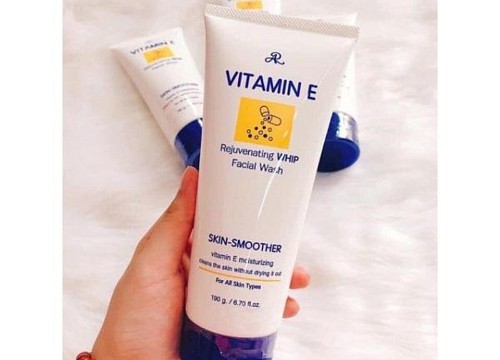 Sữa rửa mặt vitamin E có tốt không? Top 3 sản phẩm tốt nhất