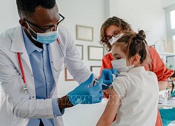 CDC Mỹ khuyến nghị tiêm mũi tăng cường vaccine COVID-19 cho trẻ từ 5-11 tuổi