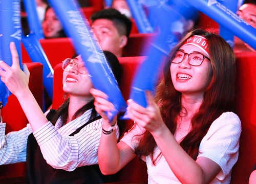 CĐV Thái Lan ngỡ ngàng trước sự cuồng nhiệt của fan Esports Việt Nam tại SEA Games 31