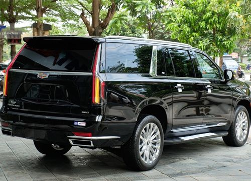 Diện kiến "khủng long" Cadillac Escalade ESV 2022 có giá gần 12 tỷ đồng tại Việt Nam