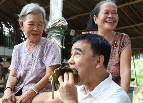 Khán giả cao tuổi lần đầu gặp Quyền Linh: "Giờ mới được gặp, sướng vô cùng"