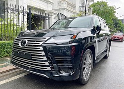 Lexus LX 600 Ultra Luxury nhập khẩu tư nhân đầu tiên về đại lý - Lựa chọn dành cho giới nhà giàu không thích chờ đợi