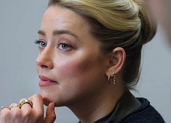 Amber Heard khóc ở phiên tòa