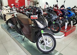 Cần bao nhiêu tiền mới đổ đầy bình mẫu xe tay ga tiết kiệm xăng nhất của Honda?