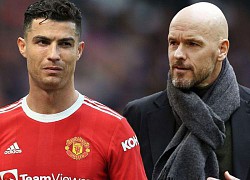 Carragher: &#8216;MU không thể vào mùa mới cùng một tiền đạo như Ronaldo&#8217;