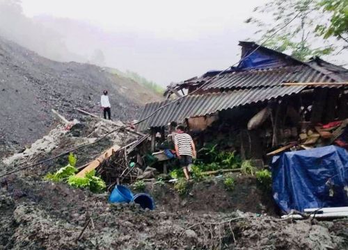 Điện Biên: Sạt lở tại huyện Mường Chà khiến 1 người chết, 1 người bị thương