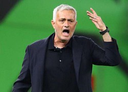 HLV Mourinho đi vào lịch sử bóng đá châu Âu