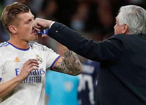 Kroos: 'Nghe có vẻ Ancelotti không biết gì về chiến thuật'