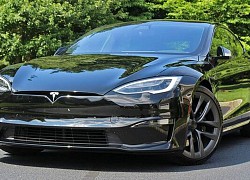 Tesla đã làm gì để khách hàng không phải mua xe "kèm lạc"?