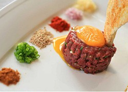 Thịt bò tái kiểu Pháp (STEAK TARTARE)