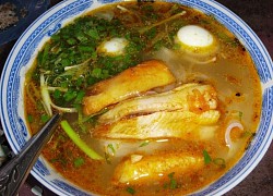 Bánh canh cá lóc nấu theo kiểu Huế đậm vị khó quên