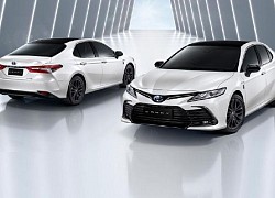 Cận cảnh Toyota Camry 60th Anniversary 2022 đặc biệt từ 1,09 tỷ đồng