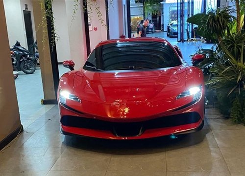 Ferrari SF90 Stradale duy nhất tại Việt Nam có thể ra biển trắng được rao bán trên 50 tỷ đồng