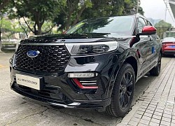 Ford Explorer 30th Anniversary Edition hơn 1,1 tỷ đồng 'bằng xương, bằng thịt'